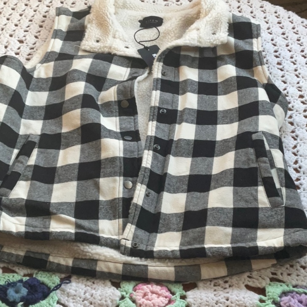 NWT risen Buffalo plaid vest